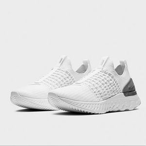 NIKE react phantom white run flyknit 2 Size 7